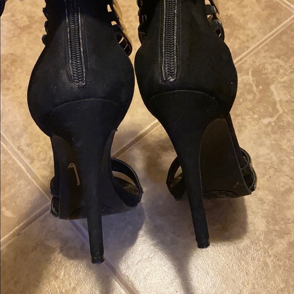 Steve Madden black and gold heels - Picture 6 of 7